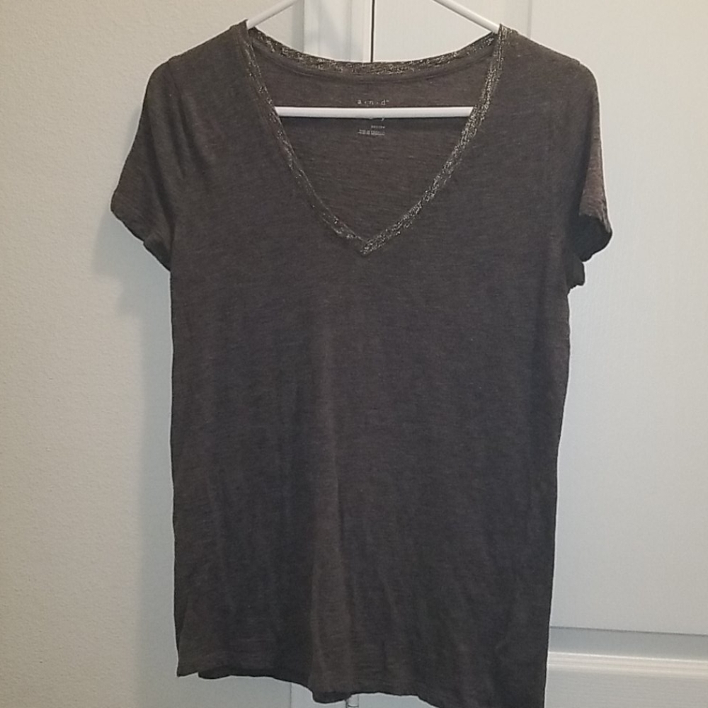 Vneck Tee